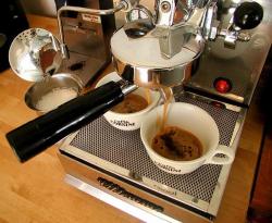 Cappuccino wird gebrüht
